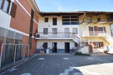  Semi-independent house in Ivrea