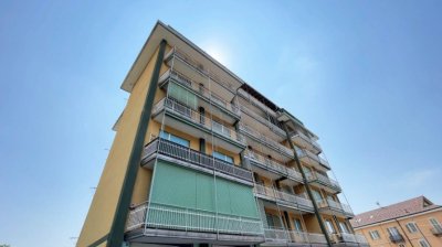 Apartamento com terraço panorâmico em Biella