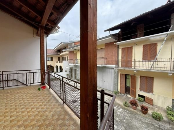 Casa di corte em Cossano Canavese